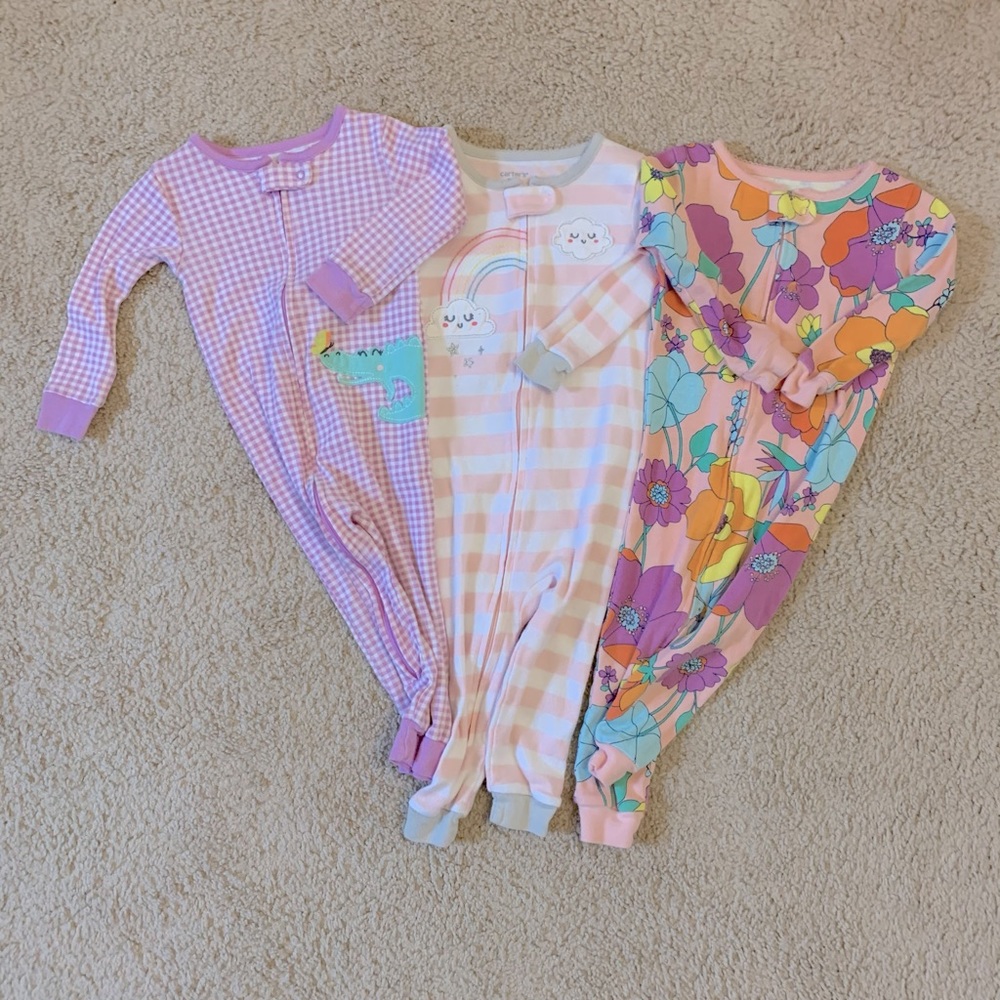 LOT OF 3 Carter’s footless pajamas, 18 months